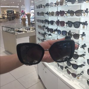 Meet your Posher, Yana